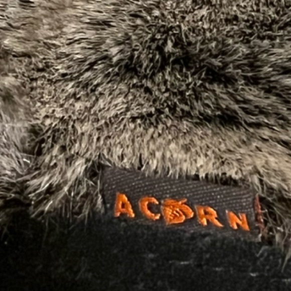 Acorn Gray and Black Slippers with Plush Material and Cozy Texture - Picture 5 of 8